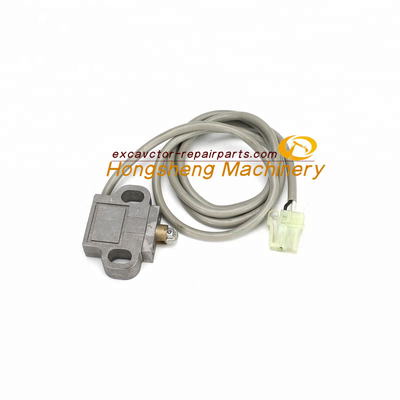 Cảm biến công tắc áp suất máy xúc du lịch 203-06-5621 D4C-9093 PC200-5 PC200-6